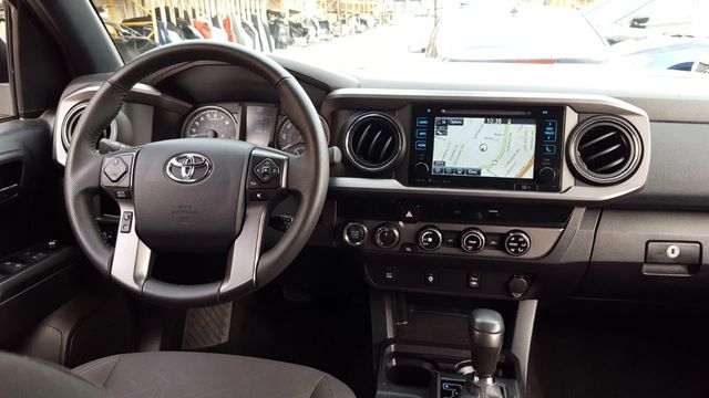 2017 Toyota Tacoma TRD Off Road Double Cab 5' Bed V6 4x4 - 18448715 - 8