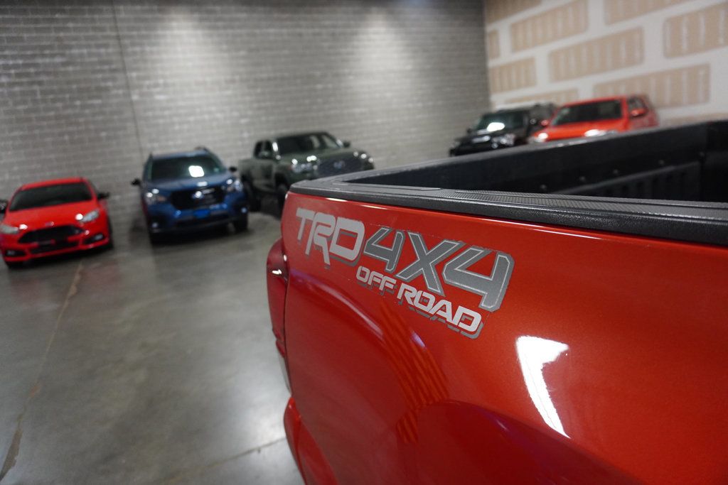 2017 Toyota Tacoma TRD Double Cab V6 4x4 photo 12
