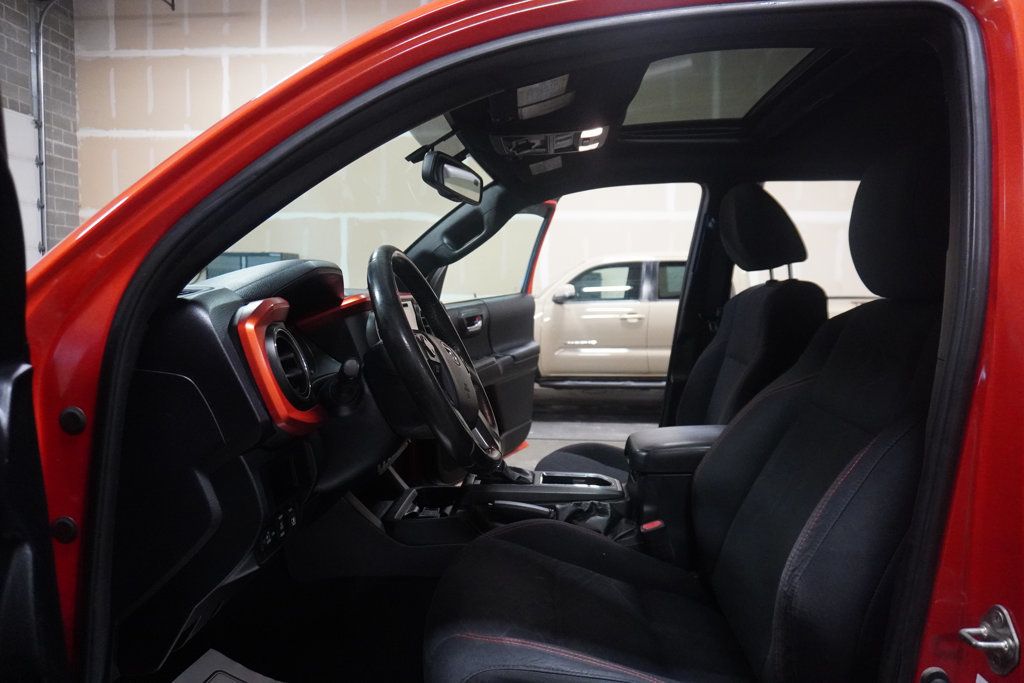 2017 Toyota Tacoma TRD Double Cab V6 4x4 photo 5