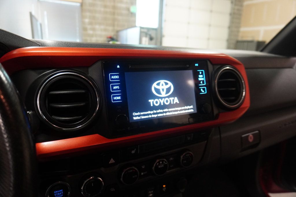 2017 Toyota Tacoma TRD Double Cab V6 4x4 photo 9
