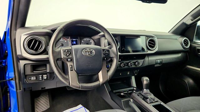 2017 Toyota Tacoma TRD Off Road Double Cab 5' Bed V6 4x4 Automatic - 23015756 - 11