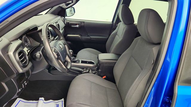 2017 Toyota Tacoma TRD Off Road Double Cab 5' Bed V6 4x4 Automatic - 23015756 - 18