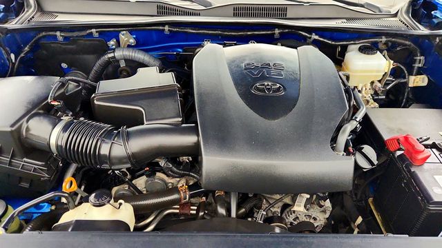 2017 Toyota Tacoma TRD Off Road Double Cab 5' Bed V6 4x4 Automatic - 23015756 - 25