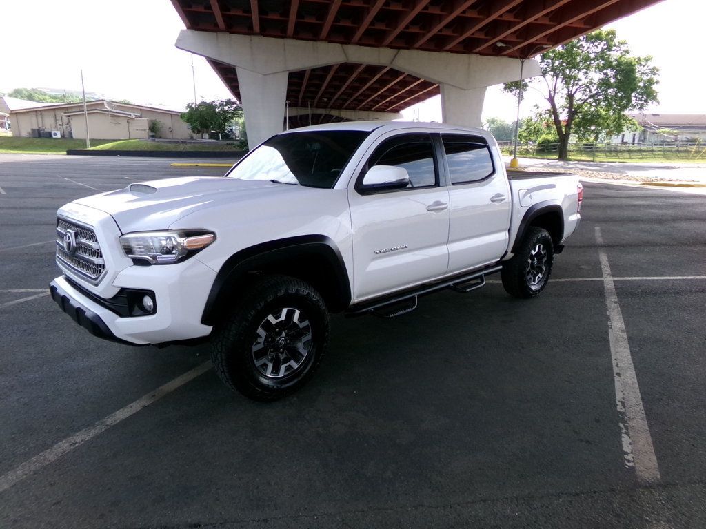 2017 Toyota Tacoma TRD Off Road Double Cab 5' Bed V6 4x4 Automatic - 23012618 - 1