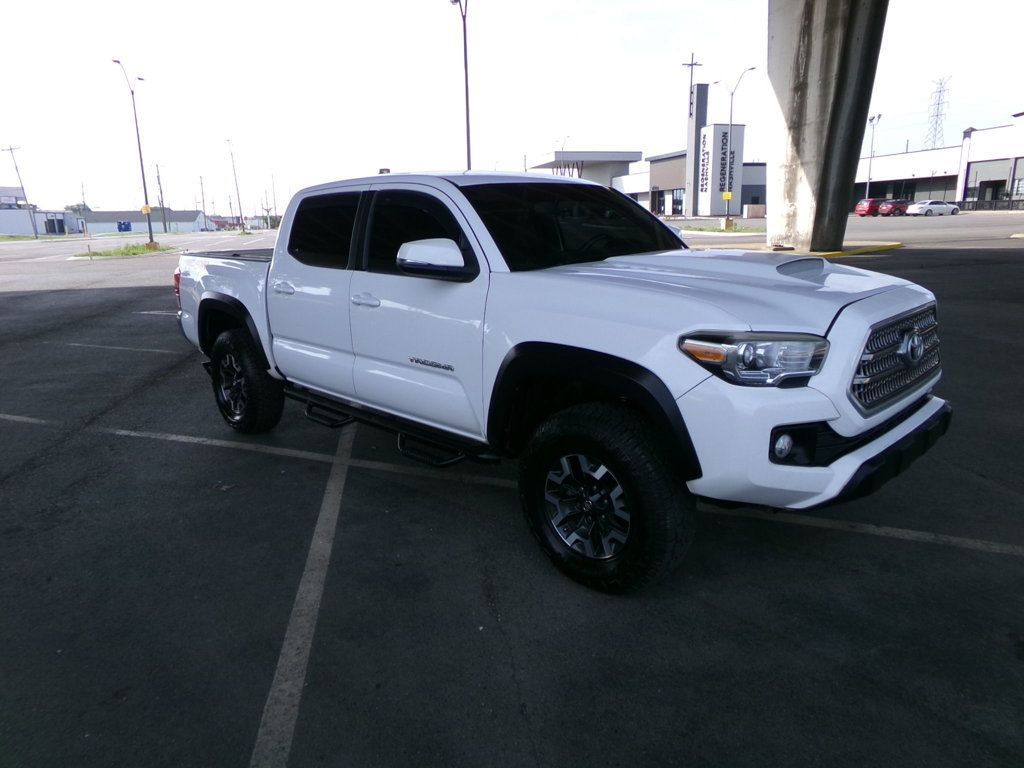 2017 Toyota Tacoma TRD Off Road Double Cab 5' Bed V6 4x4 Automatic - 23012618 - 3
