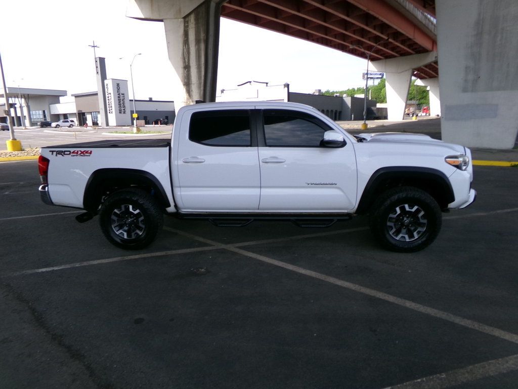 2017 Toyota Tacoma TRD Off Road Double Cab 5' Bed V6 4x4 Automatic - 23012618 - 4