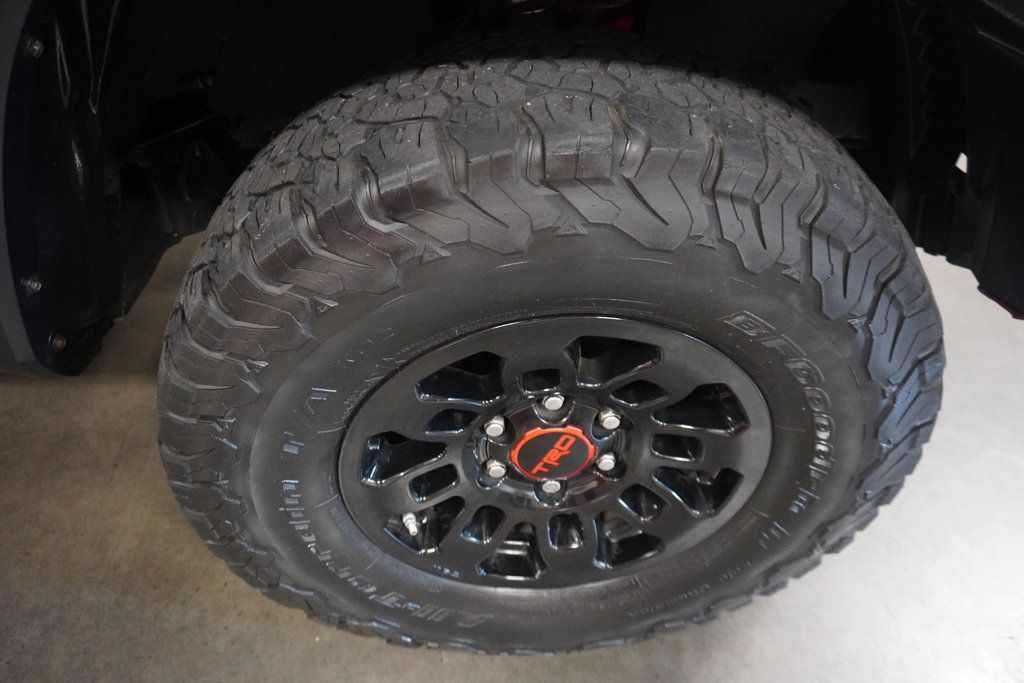 2017 Toyota Tacoma TRD Pro Double Cab V6 4x4 photo 16