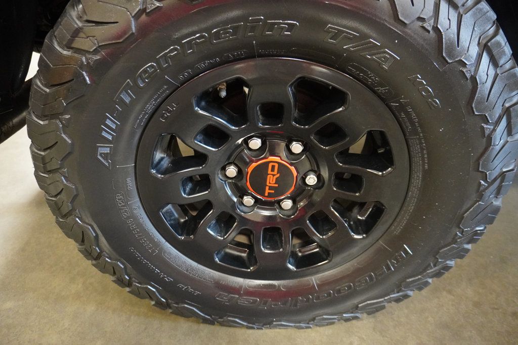 2017 Toyota Tacoma TRD Pro Double Cab V6 4x4 photo 17