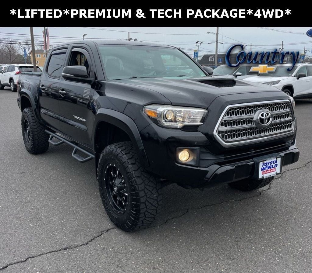 2017 Toyota Tacoma TRD Sport - 22786672 - 0