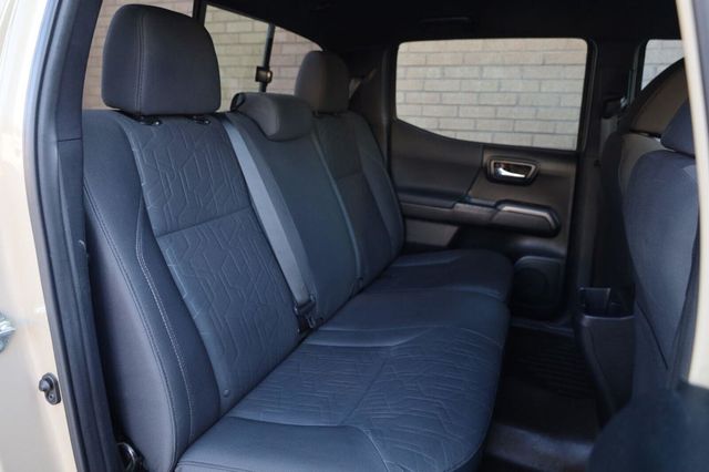2017 Toyota Tacoma TRD Sport - 23072888 - 23