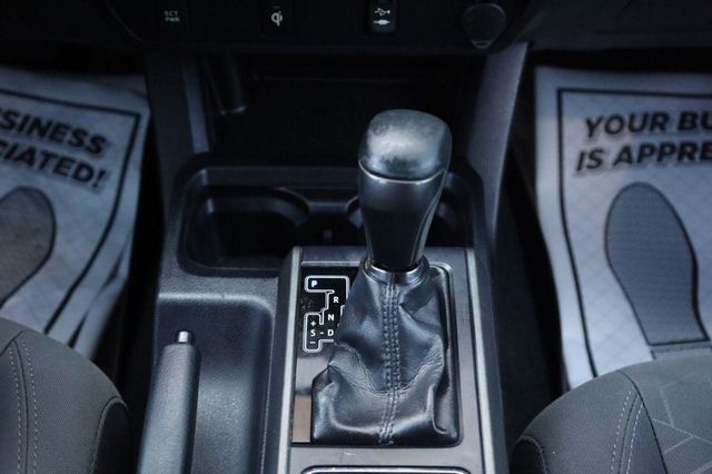 2017 Toyota Tacoma TRD Sport - 23072888 - 38
