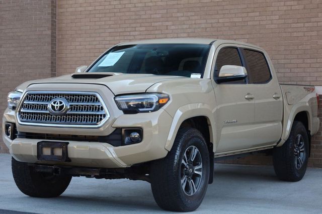 2017 Toyota Tacoma TRD Sport - 23072888 - 4