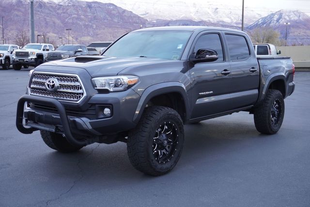 2017 Toyota Tacoma TRD SPORT - 22947942 - 0