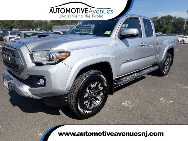 2017 Toyota Tacoma TRD Sport Access Cab 6' Bed V6 4x4 Automatic w/ Tow Pkg - 23079665 - 0
