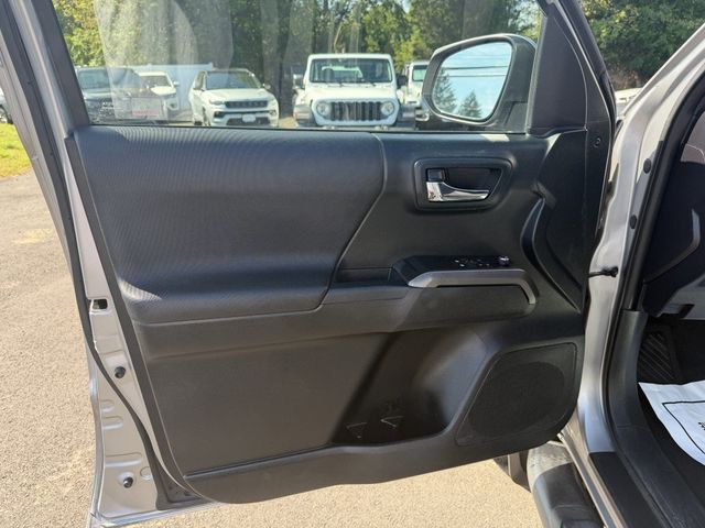 2017 Toyota Tacoma TRD Sport Access Cab 6' Bed V6 4x4 Automatic w/ Tow Pkg - 23079665 - 8
