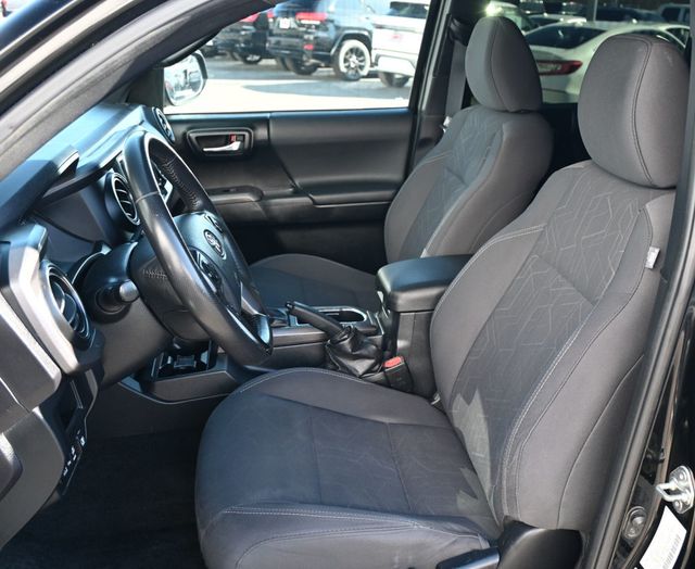 2017 Toyota Tacoma TRD Sport Double Cab 4X4 - 22976186 - 12