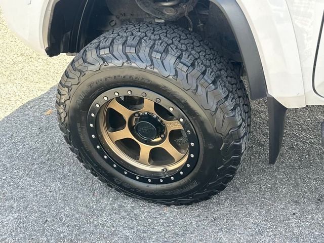 2017 Toyota Tacoma TRD Sport Double Cab 5' Bed V6 4x2 Automatic - 22941553 - 10