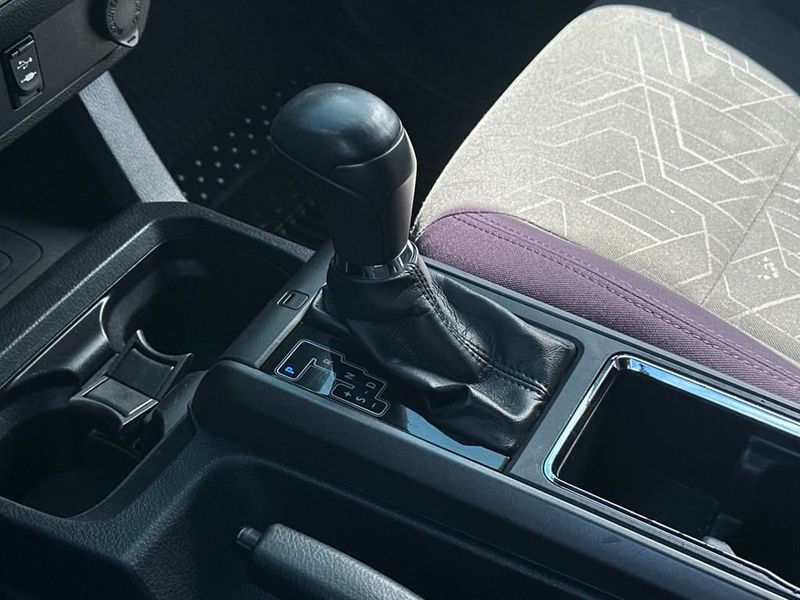 2017 Toyota Tacoma TRD Sport Double Cab 5' Bed V6 4x2 Automatic - 22941553 - 17