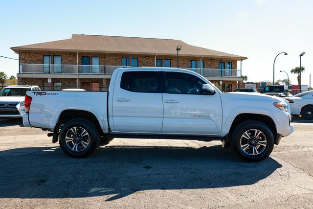 2017 Toyota Tacoma TRD Sport Double Cab 5' Bed V6 4x2 Automatic - 22989318 - 17