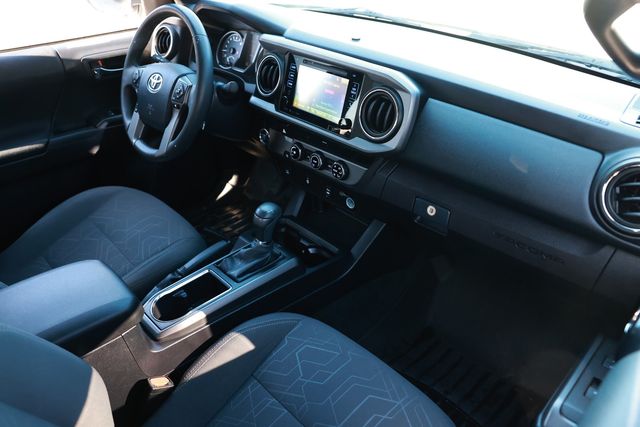 2017 Toyota Tacoma TRD Sport Double Cab 5' Bed V6 4x2 Automatic - 22989318 - 18