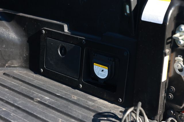 2017 Toyota Tacoma TRD Sport Double Cab 5' Bed V6 4x2 Automatic - 22989318 - 28