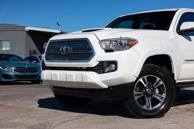 2017 Toyota Tacoma TRD Sport Double Cab 5' Bed V6 4x2 Automatic - 22989318 - 30