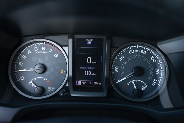 2017 Toyota Tacoma TRD Sport Double Cab 5' Bed V6 4x2 Automatic - 22989318 - 35