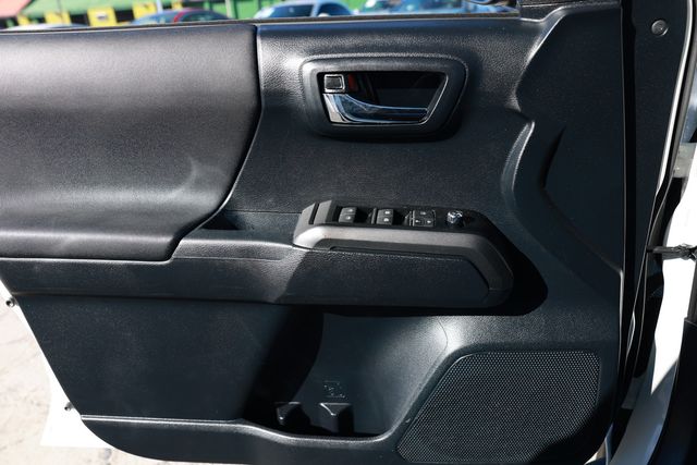 2017 Toyota Tacoma TRD Sport Double Cab 5' Bed V6 4x2 Automatic - 22989318 - 46