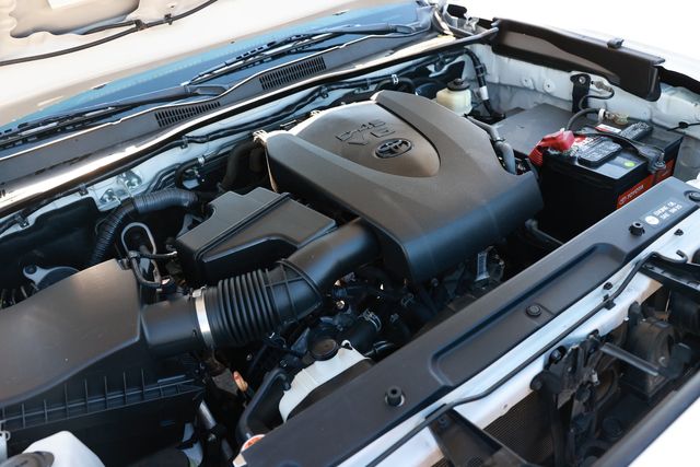 2017 Toyota Tacoma TRD Sport Double Cab 5' Bed V6 4x2 Automatic - 22989318 - 51