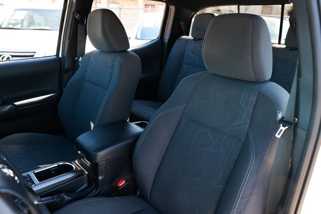 2017 Toyota Tacoma TRD Sport Double Cab 5' Bed V6 4x2 Automatic - 22989318 - 8