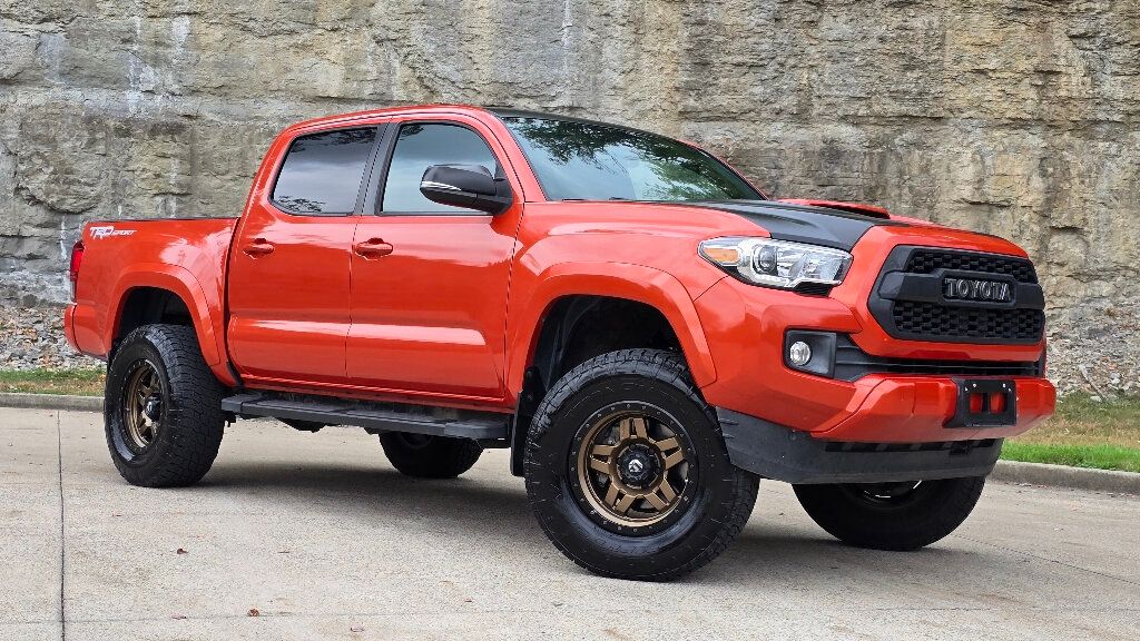 2017 Toyota Tacoma TRD Sport Double Cab 5' Bed V6 4x2 Automatic - 22528762 - 0