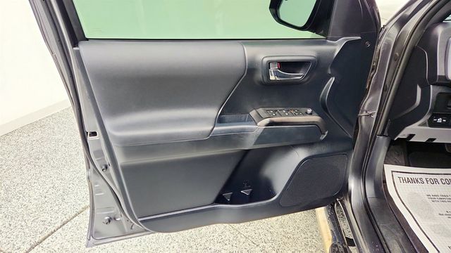 2017 Toyota Tacoma TRD Sport Double Cab 5' Bed V6 4x2 Automatic w/ Premium/Tech Pkg - 23009114 - 9