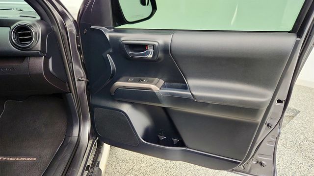 2017 Toyota Tacoma TRD Sport Double Cab 5' Bed V6 4x2 Automatic w/ Premium/Tech Pkg - 23009114 - 24