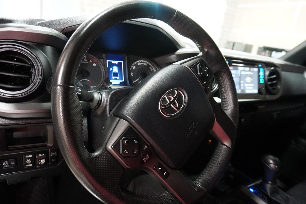 2017 Toyota Tacoma TRD Sport Double Cab V6 4x4 photo 11