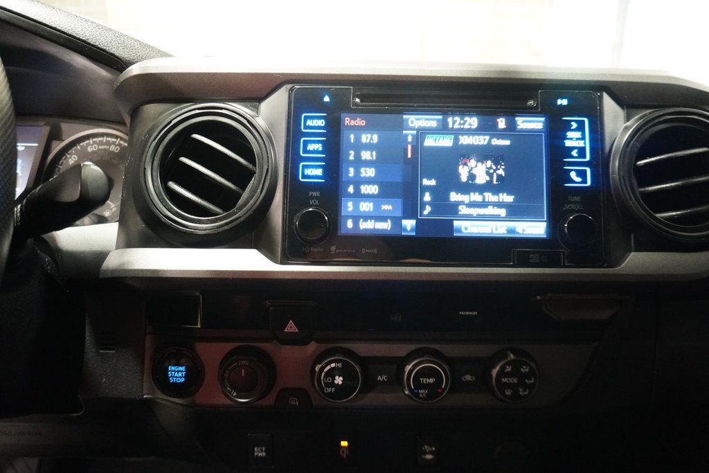 2017 Toyota Tacoma TRD Sport Double Cab V6 4x4 photo 12