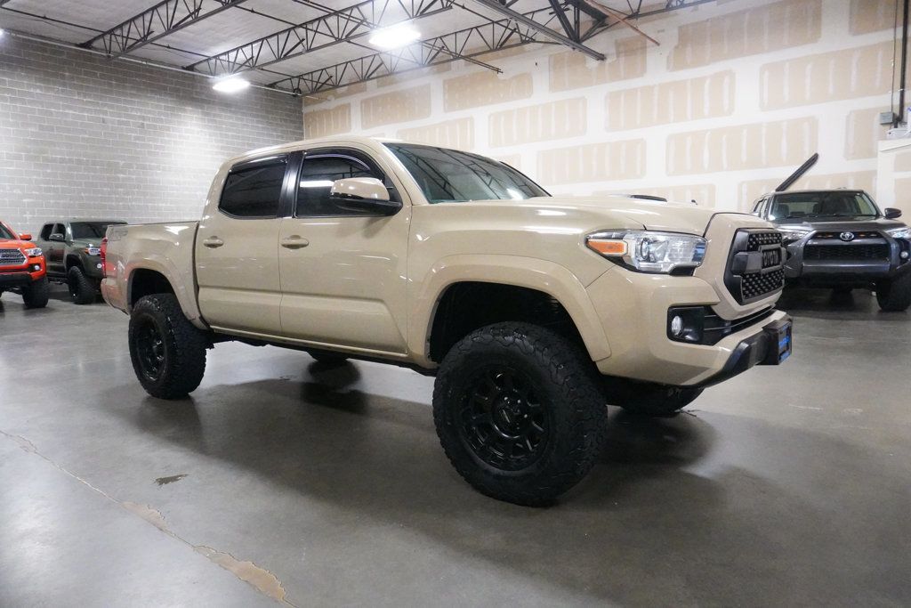 2017 Toyota Tacoma TRD Sport Double Cab V6 4x4 photo 2
