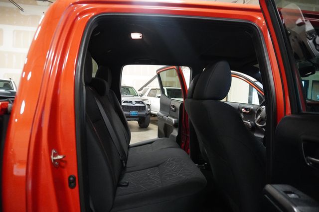 2017 Toyota Tacoma TRD Sport Double Cab 5' Bed V6 4x4 Automatic - 22943259 - 10