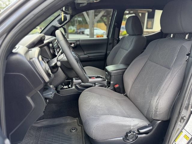 2017 Toyota Tacoma TRD Sport Double Cab 5' Bed V6 4x4 Automatic - 23050920 - 8
