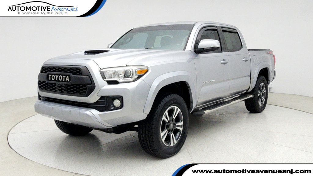 2017 Toyota Tacoma TRD Sport Double Cab 5' Bed V6 4x4 Automatic w/ Premium/Tech Pkg - 22951442 | Video 1