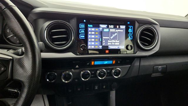 2017 Toyota Tacoma TRD Sport Double Cab 5' Bed V6 4x4 Automatic w/ Premium/Tech Pkg - 22951442 - 15