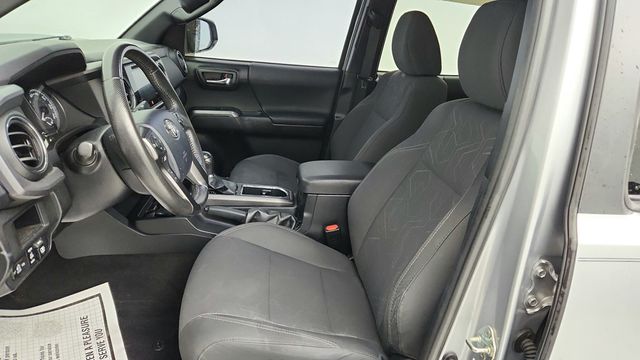 2017 Toyota Tacoma TRD Sport Double Cab 5' Bed V6 4x4 Automatic w/ Premium/Tech Pkg - 22951442 - 18