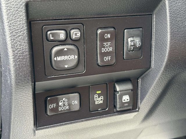 2017 Toyota Tundra 1794 Edition 4x4 4dr CrewMax Cab Pickup SB (5.7L V8 FFV) - 23007406 - 27