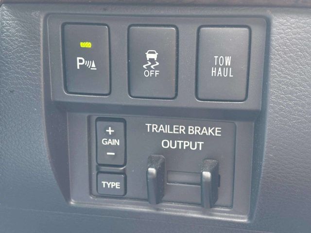 2017 Toyota Tundra 1794 Edition 4x4 4dr CrewMax Cab Pickup SB (5.7L V8 FFV) - 23007406 - 29