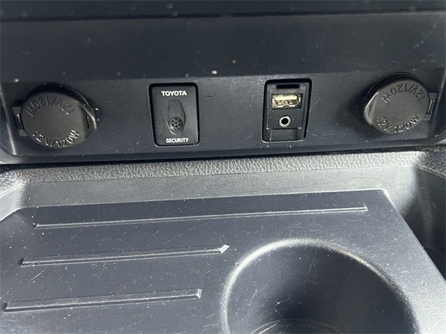 2017 Toyota Tundra 2WD Limited CrewMax 5.5' Bed 5.7L FFV - 22963776 - 28