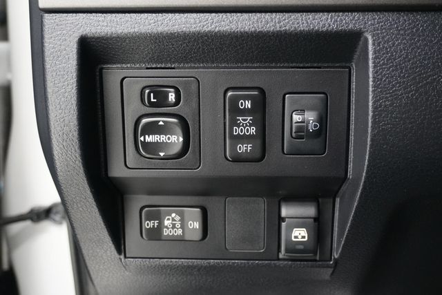 2017 Toyota Tundra 2WD SR5 CrewMax 5.5' Bed 4.6L - 22944355 - 19