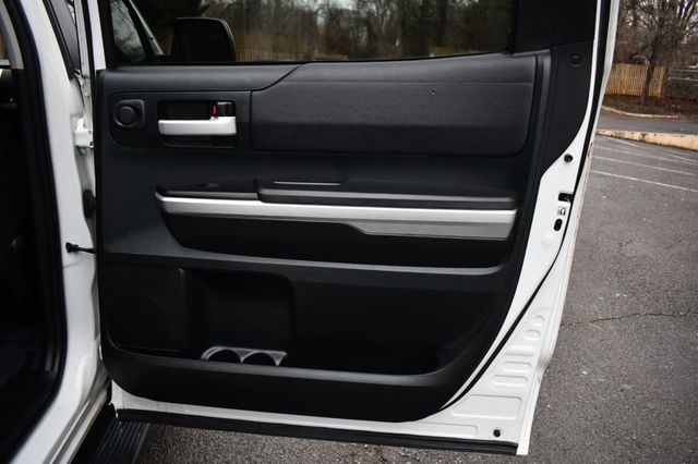 2017 Toyota Tundra 2WD SR5 CrewMax 5.5' Bed 5.7L FFV - 22986864 - 33