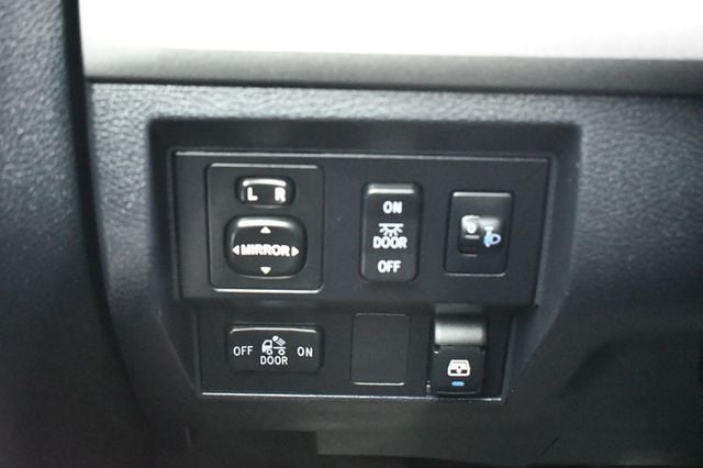 2017 Toyota Tundra 2WD SR5 CrewMax 5.5' Bed 5.7L FFV - 22986864 - 43