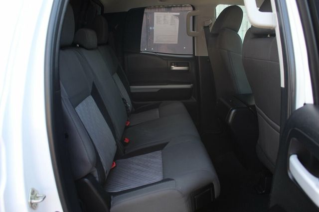 2017 Toyota Tundra 4WD SR5  5.7L V8 w/TRD OFF ROAD, BUCKET SEATS - 23030985 - 9