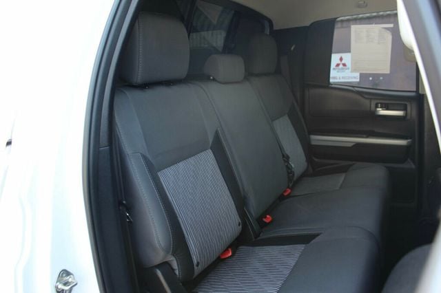 2017 Toyota Tundra 4WD SR5  5.7L V8 w/TRD OFF ROAD, BUCKET SEATS - 23030985 - 10
