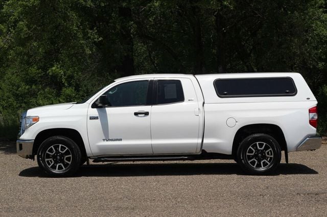 2017 Toyota Tundra 4WD SR5  5.7L V8 w/TRD OFF ROAD, BUCKET SEATS - 23030985 - 16